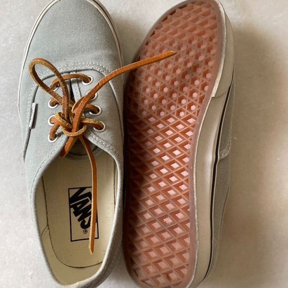 Vans The Authentic Low Top Shoe with Leather Laces - Picture 4 of 5